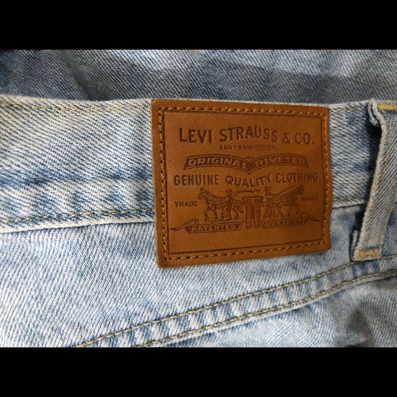 Levi’s Mom Jeans - Picture 3 of 3